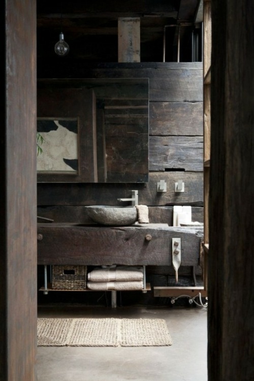 bois fonce salle bains rustique