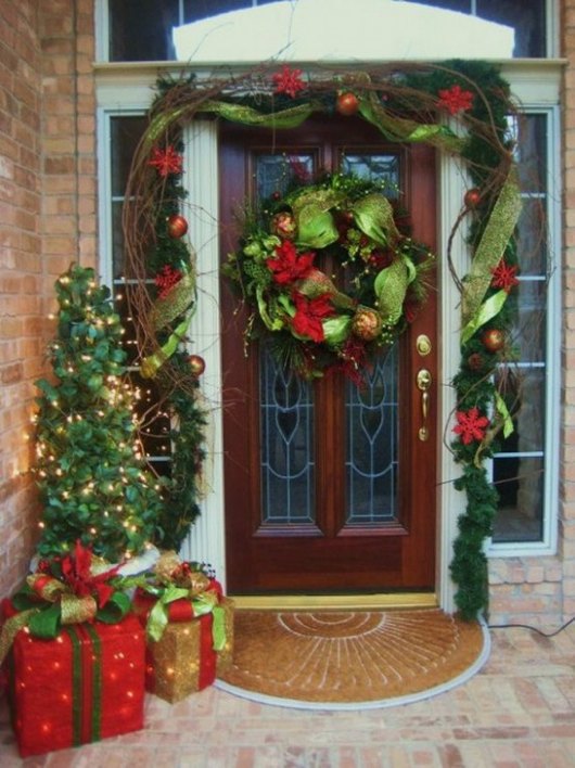 Porte décorée pour Noël