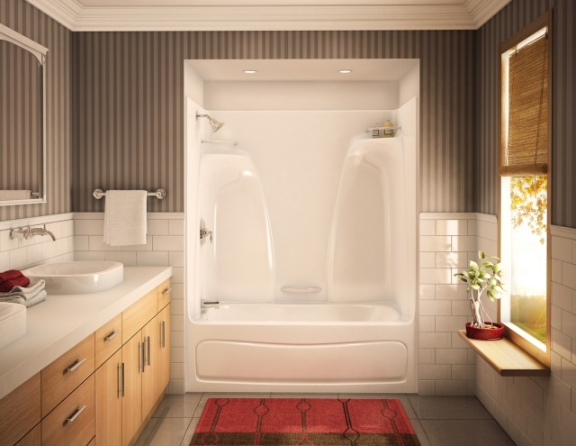 baignoire-douche-idée-originale-forme-rectangulaire-salle-bains-armoires