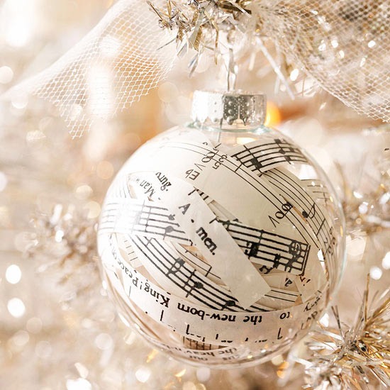 bricolage avec du papier boule Noël partition musicale