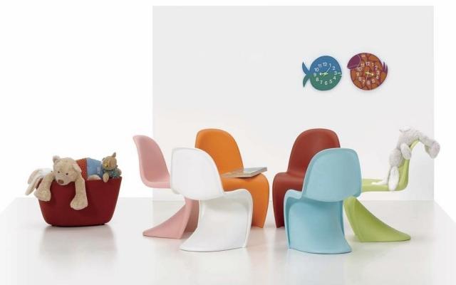 chaise-enfant-idée-originale-plastique-couleur-blanche-orange-marron-bleue-rose