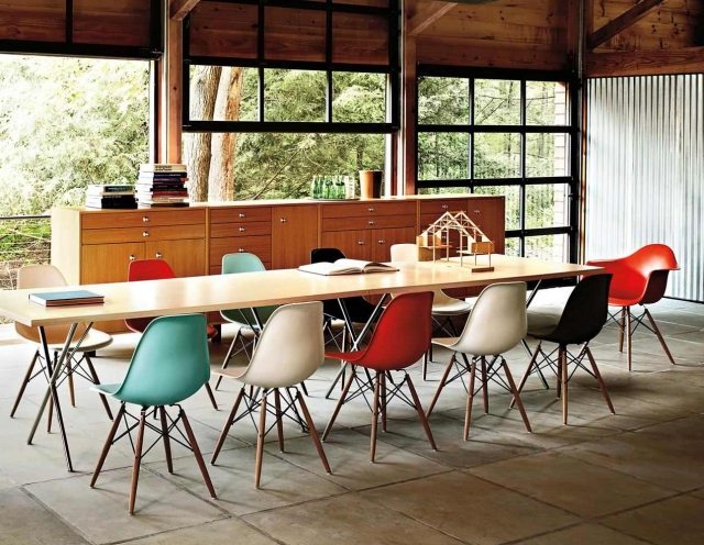 chaises-design-Eames-DAW-couleurs-table