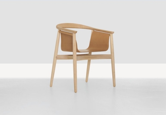 chaises-design-PELLE-ZEITRAUM-bois-siège-cuir-beige