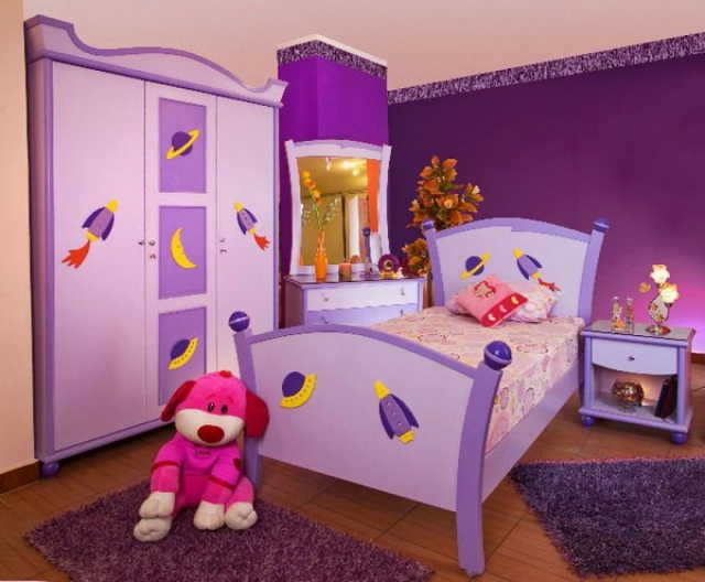 chambre-pour-enfant-idées-aménagement-originales-garde-robe-lit-table-nuit