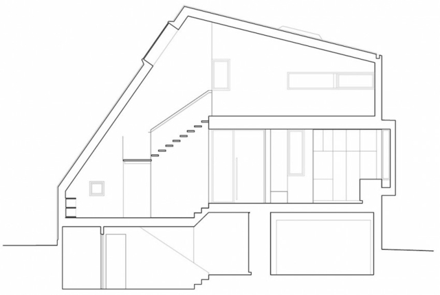 Coupe de la maison simpliste plan général étages