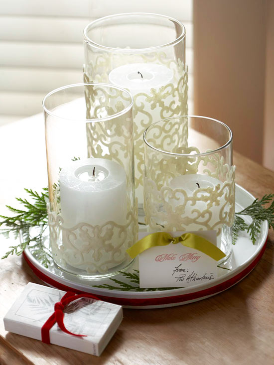 déco-Noël-tissu-faire-soi-même-vases-bougies-blanches-décorés-ornements-tissu déco de Noël en tissu