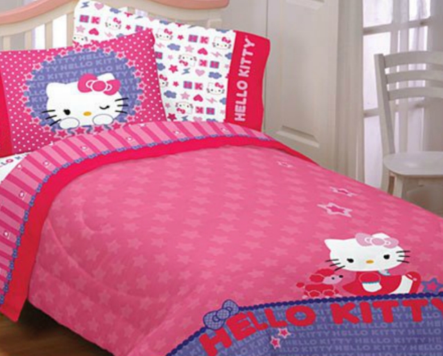 décoration-chambre-fille-linge-lit-thème-Hello-Kitty-draps