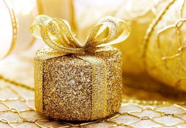 décoration-de-Noël-couleur-or-cadeau-decoratif-ruban