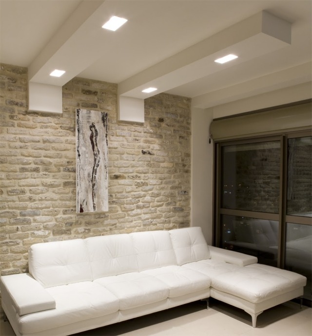 faux-plafond-salon-élégant-canapé-blanc-spots-led faux plafond
