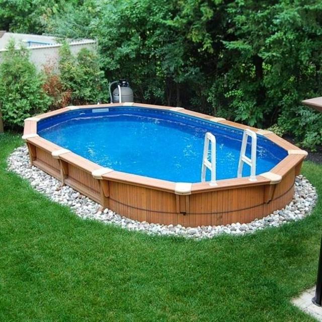idée-piscine-hors-sol-bois-échelle