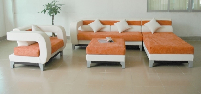 meubles-contemporains-idée-originale-canapé-orange-blanc