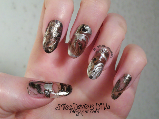 nail water marble nuances argentees