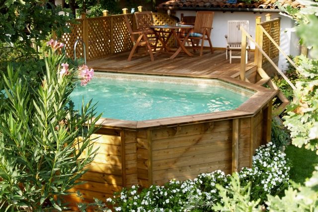 piscine-hors-sol-bois-jardin-terrasse-mobilier-bois piscine hors sol bois