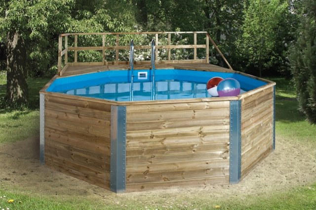 piscine-hors-sol-bois-échelle-métallique piscine hors sol bois