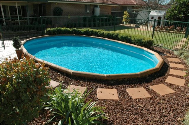 piscine hors sol semi enterré forme-ovale