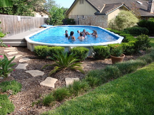 piscine hors sol semi enterrée famille
