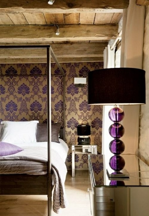 plafond bois naturel papier peint original nuances violet