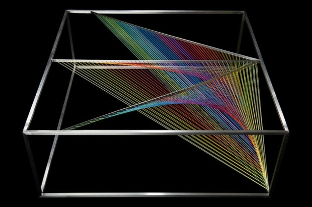 prism table illusion optique elastiques colores