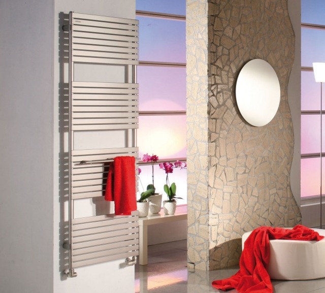 radiateur-salle-bains-finition-métallique-miroir-rond radiateur salle de bains