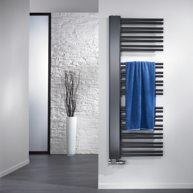 radiateur-salle-bains-noir-mat-mural radiateur salle de bains