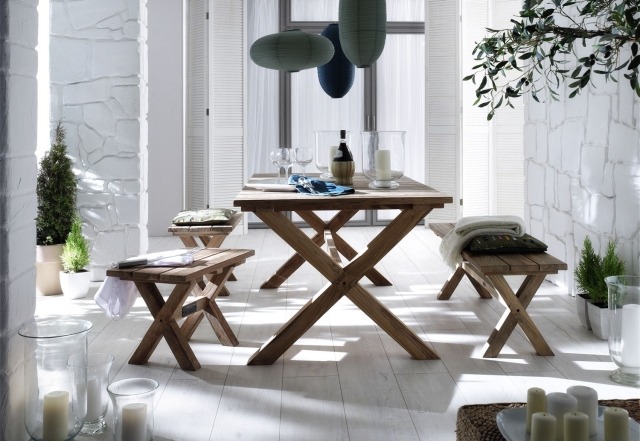 table-jardin-bois-solide-bancs-suspensions-papier table de jardin