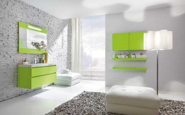 tapis-salle-bains-shaggy-gris-clair-grand-murs-blancs-accents-vert-anis tapis de salle de bains