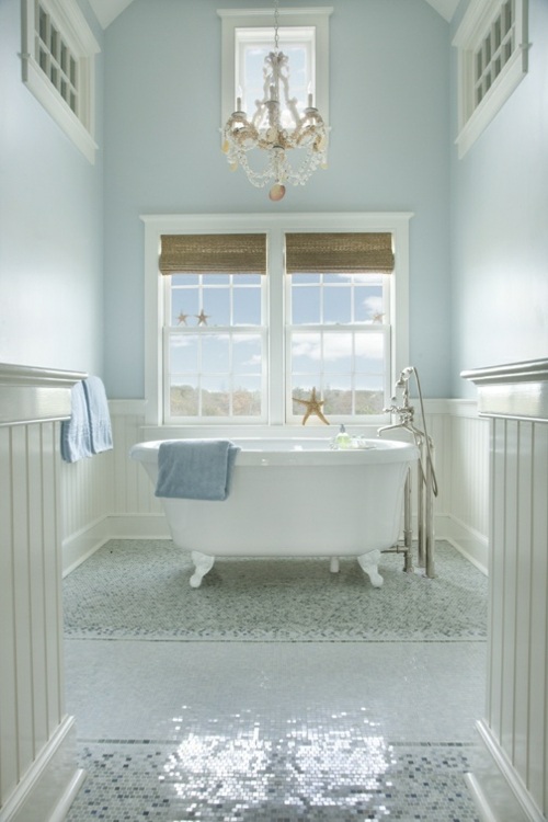 vue baignoire salle bain claire style marin