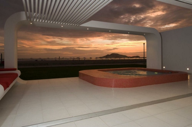 vue veranda ouverte moderne minimaliste petite piscine