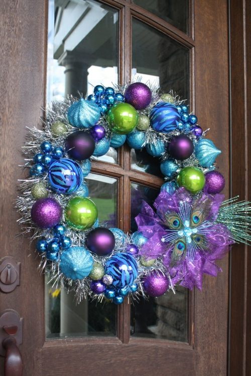 Belle couronne de Noël guirlandes nuances bleu et violet 