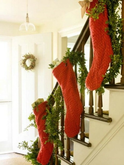 deco escalier chaussettes rouges verdure