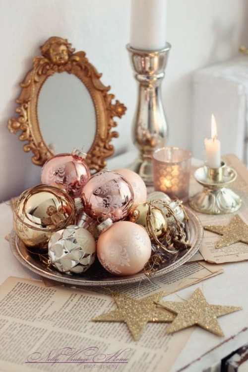 boules de Noël couleurs et nuances différentes  cuivre rose argent 