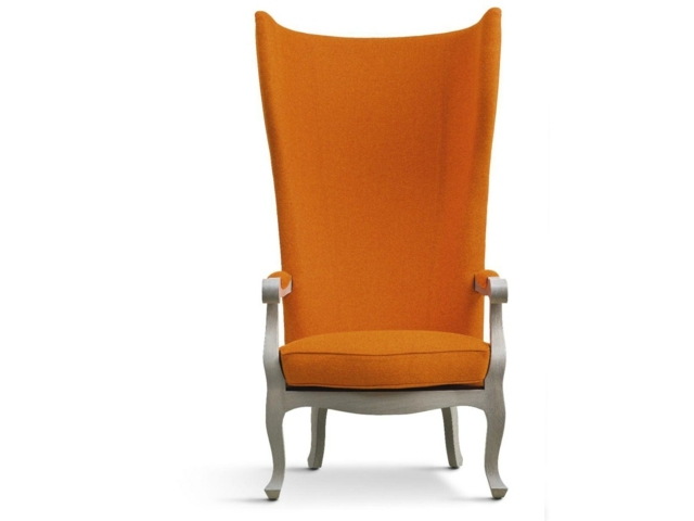 meuble fauteuil orange avec un dossier très haut  boffi design italien