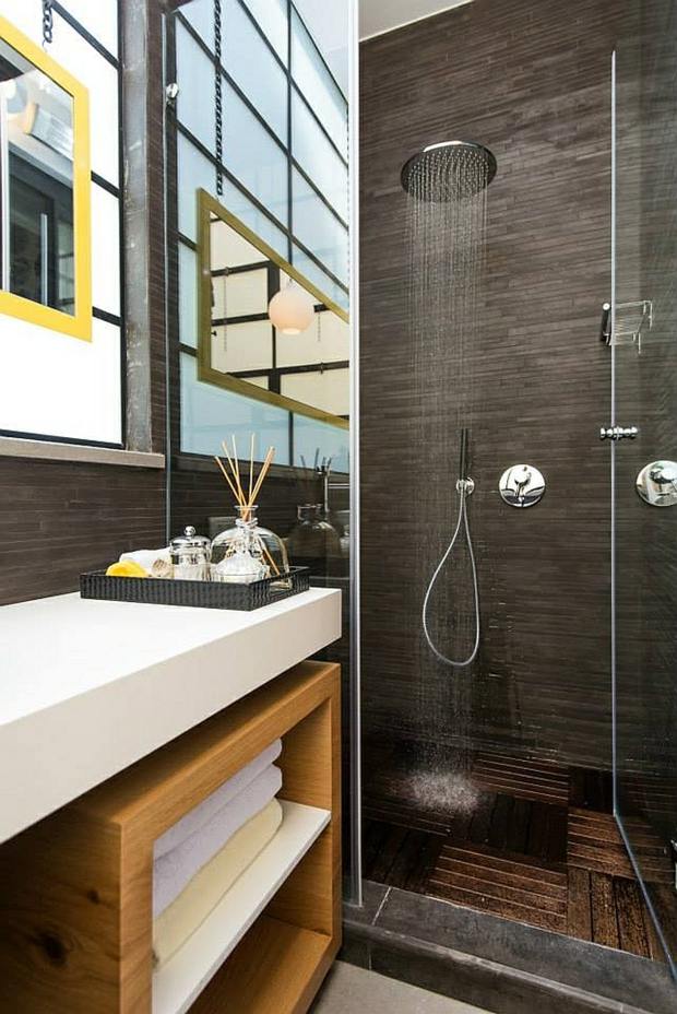 petite salle de bain avec cabine douche ultra-moderne