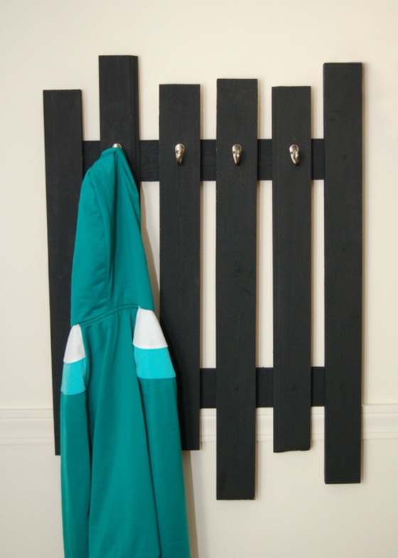 porte manteau noir bois design minimaliste