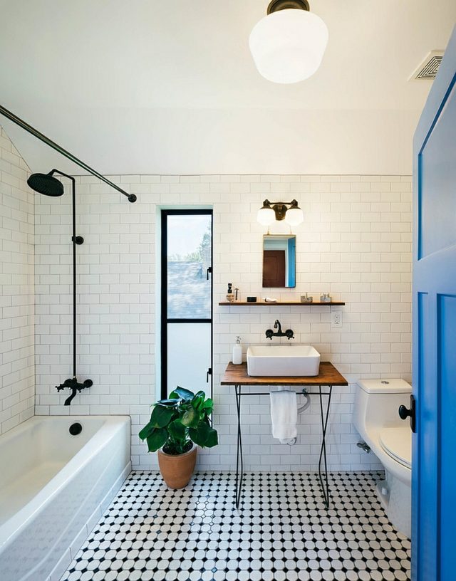 salle de bains style industriel carrelage noir blanc
