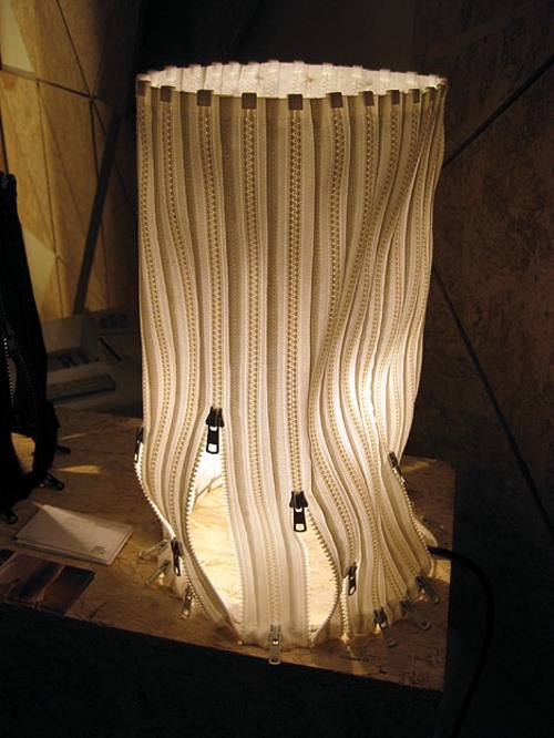 lampe de design avec zipp oeuvre art fair original lumière douce