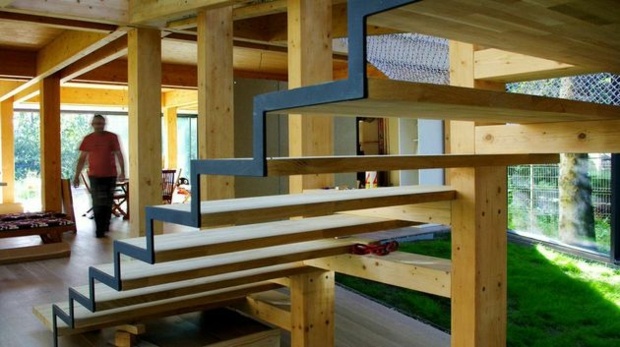 superbe escalier minimaliste bois ouvert