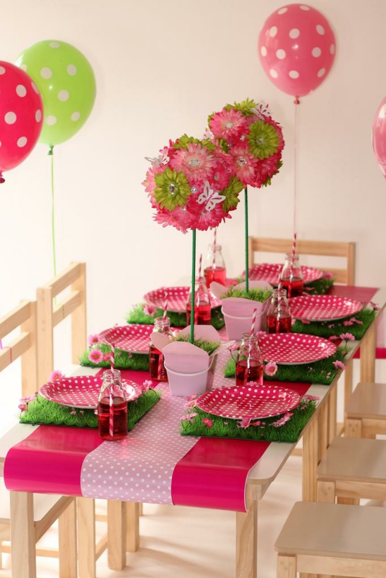 table printanière en rose déco fête vert vifs 