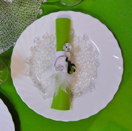 assiette paques blanc vert
