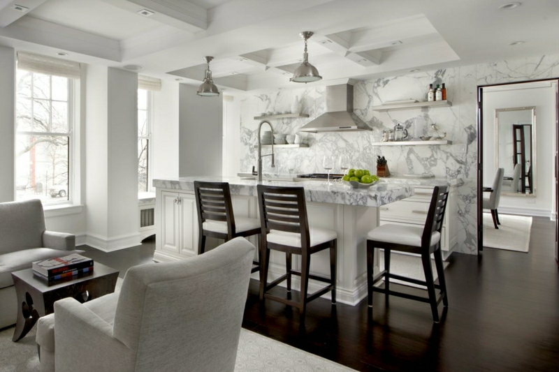 cuisine moderne et belle en design original gris marbre déco mobilier design bois inoxydable différent chic