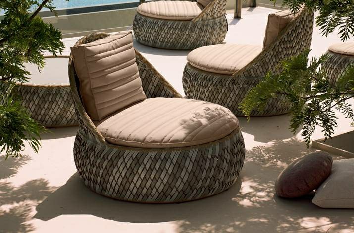 canapé de jardin coussin design moderne résine tressée coussins confort matériau recyclable idée mobilier design de jardin