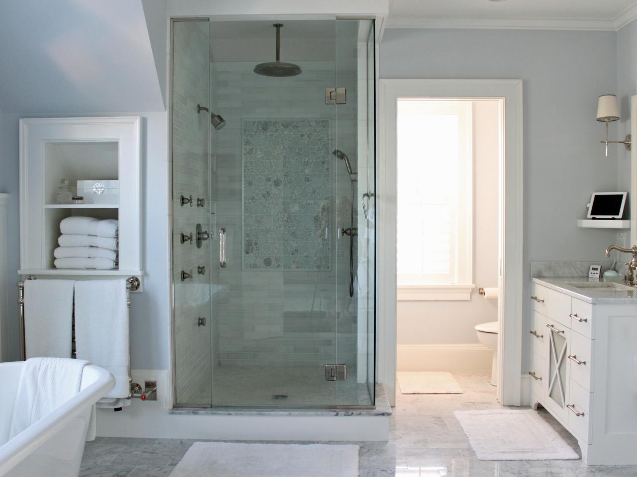cabine douche baignoire salle de bains original molly frey marbre blanc neutre style moderne