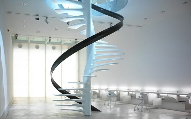 escalier aspect futuriste par ross lovegrove