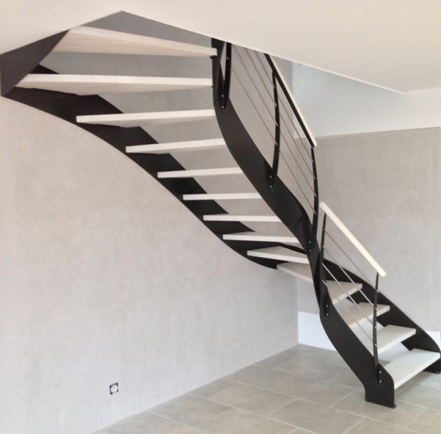 escalier en acier design noir blanc moderne industriel design