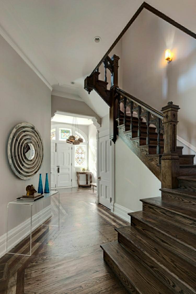 escalier en bois intérieur blanc moderne bois pur naturel beau 