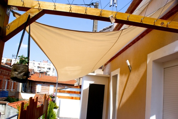 parasol-balcon-voile-ombrage-orange