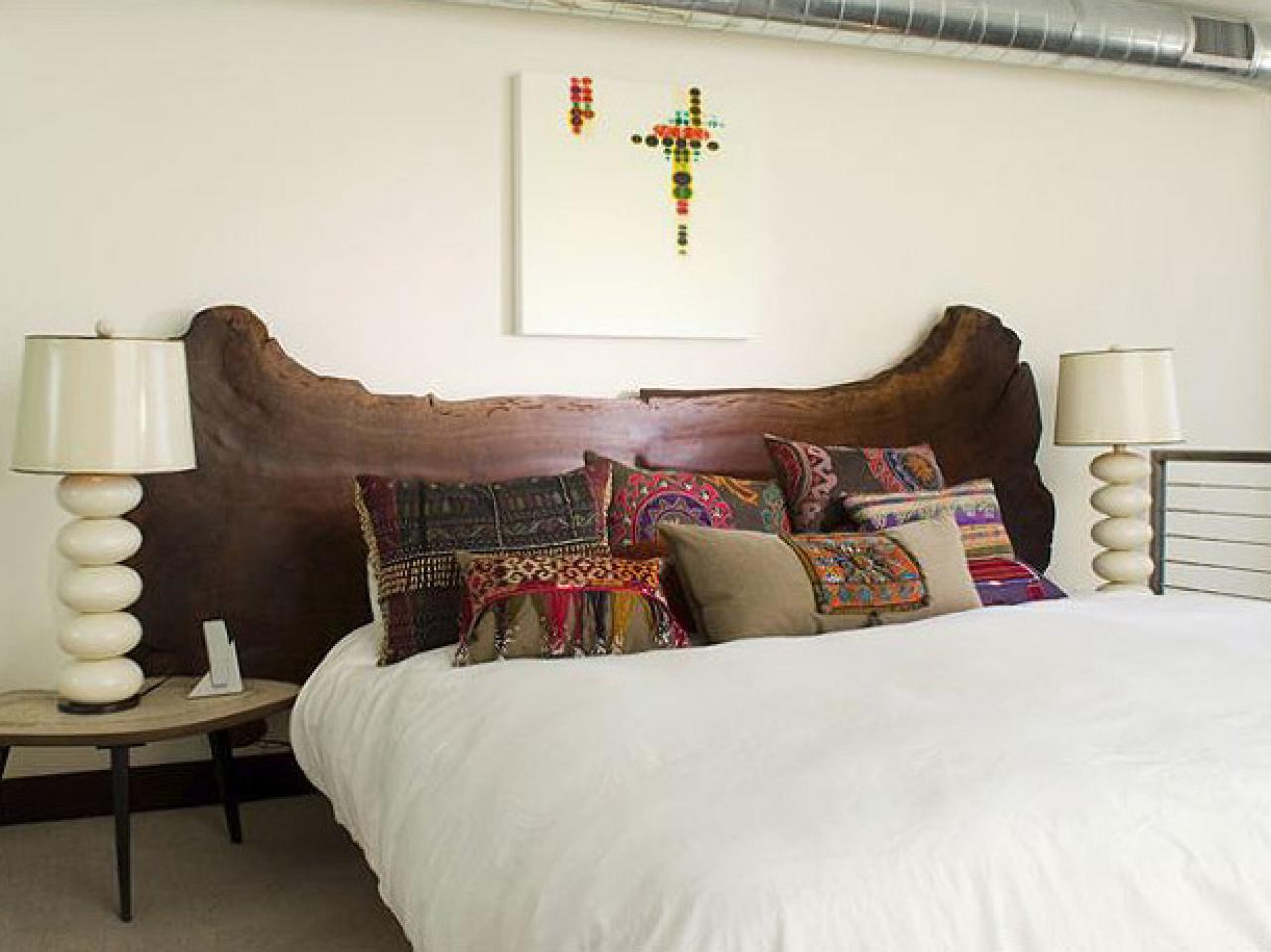 bois lit tête de lit lingerie moderne design de daniel bodenmiller coussins colorées design super jolie tableau déco