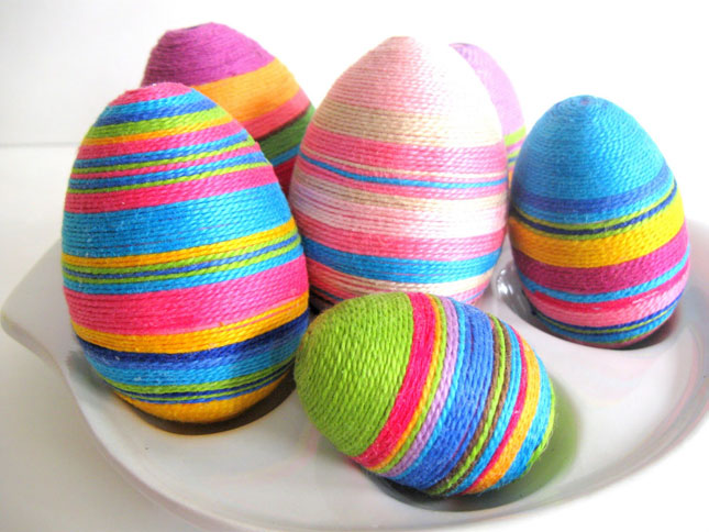 œufs de pâques déco idée originale fiselle coloré multucolor assiette moderne