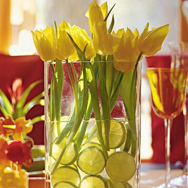 air de fête vase citrons tulipes