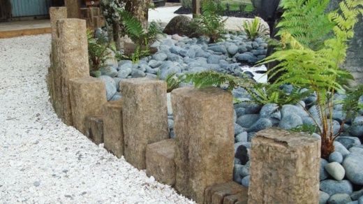 bordures jardin pierres interessantes
